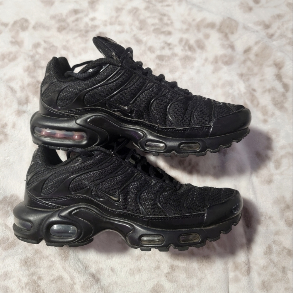 Nike Black Athletic Sneakers